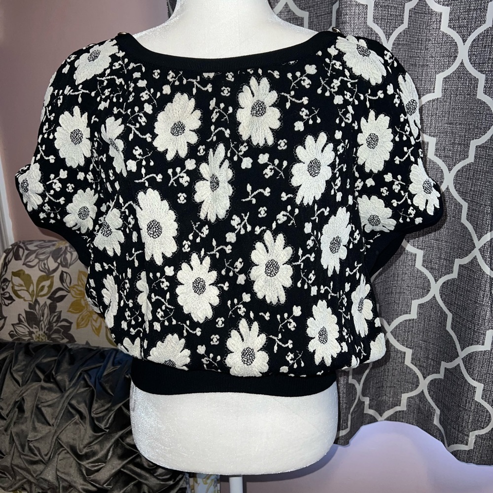 Chanel sweater from 2014 Resort Collection - Picture 2 of 12